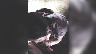 搭讪女学生并穿着校服在户外做爱