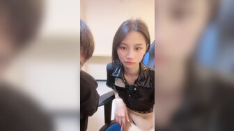 无辜的学校宝贝被她的男朋友操了并且无法停止呻吟