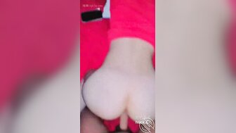 想和一个无毛阴户的无辜女孩做爱很长一段时间