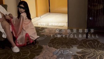 突然他妈的饥渴妻子的屁眼让她潮吹