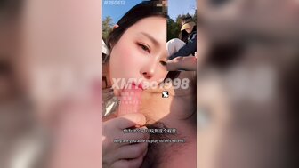 夫妇在公共海滩上自慰和口交