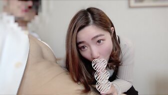 FC2PPV2749716 白皙皮肤的妻子得到了高潮，她的爱汁喷得到处都是