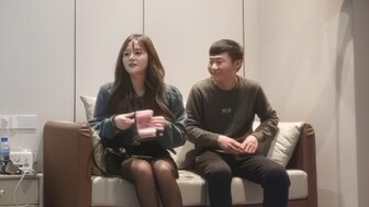 高跟鞋黑丝长腿女人被深深操了