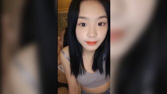 青少年女孩轮奸派对和体内射精