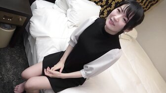 FC2PPV2873061 漂亮女孩有一个紧致的粉红色阴部并获得了双中出[第1部分]