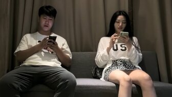 硬他妈的美丽的女孩，她大声呻吟