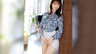 259LUXU1568 美丽而苗条的女人感到放松，她的阴户被弄湿