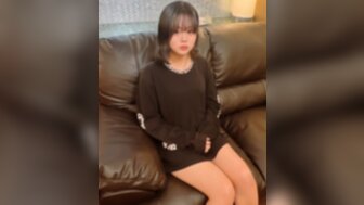 FC2PPV2968650 无辜的青少年女孩谁有漂亮的乳房得到了体内射精