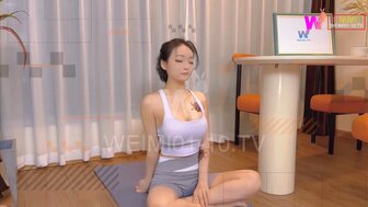 瑜伽导师被她的学生操了