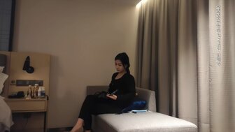 很难操一个漂亮又酷的女孩