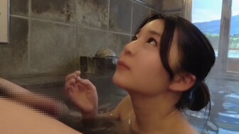 FC2PPV3184536 洗澡时射在漂亮女孩的嘴里