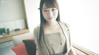229SCUTE1310 酷女孩变得饥渴和性感的呻吟声